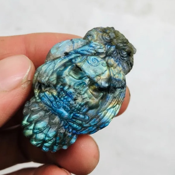 Earth Art hand crafted artisan Other - Wow! Amazing carved labradorite gemstone owl skull